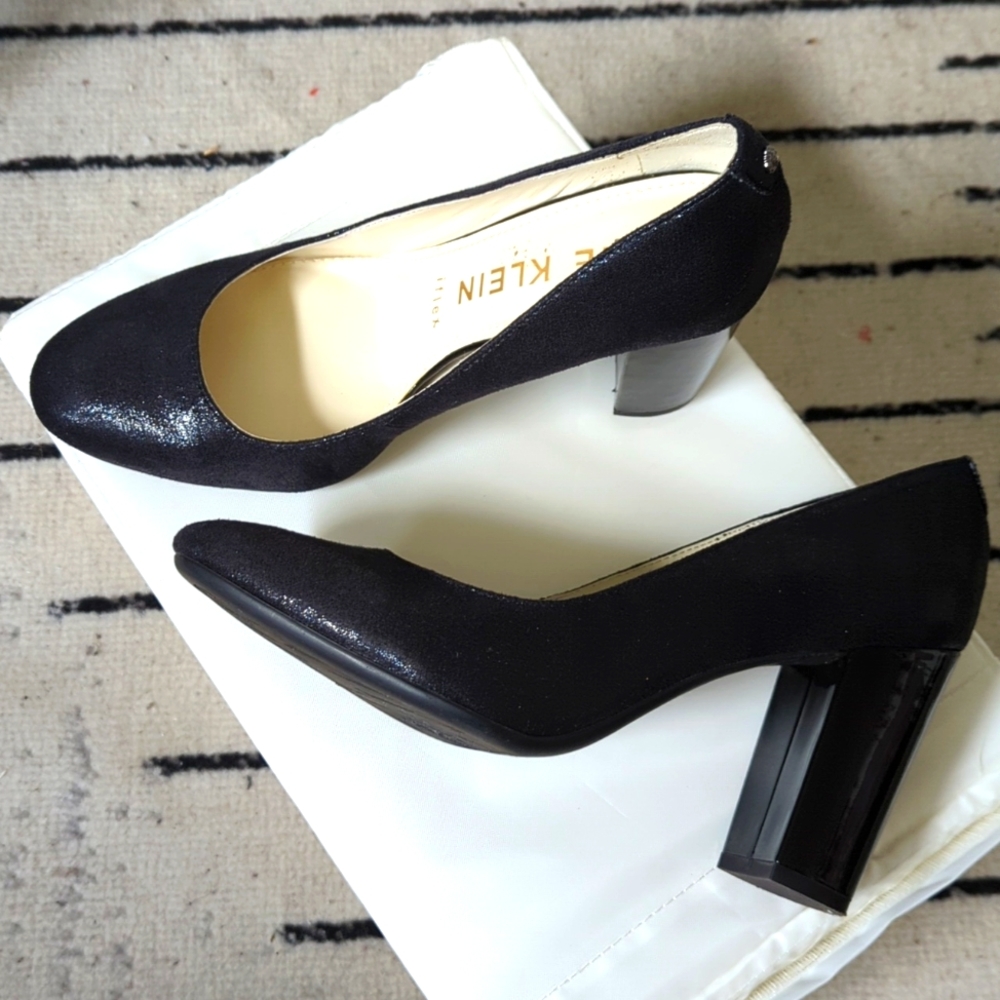 Anne K Black Heels Sz 9